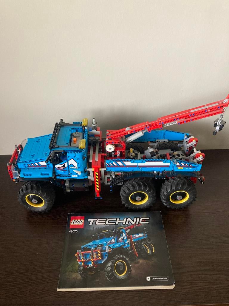 Lego technic 42070 6*6 allterrain sleepwagen, Kinderen en Baby's, Speelgoed | Duplo en Lego, Ophalen of Verzenden, Zo goed als nieuw