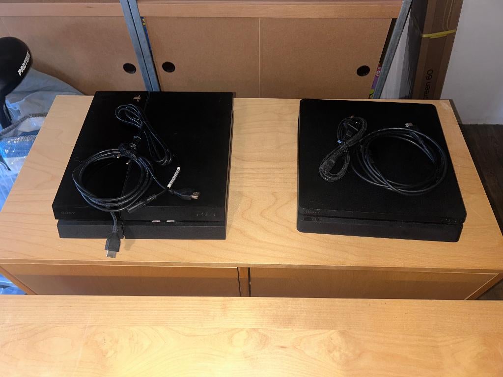 2x PlayStation 4 (1TB + PS4 Slim 1TB), Games en Spelcomputers, Spelcomputers | Sony PlayStation 4, Ophalen of Verzenden, Zo goed als nieuw