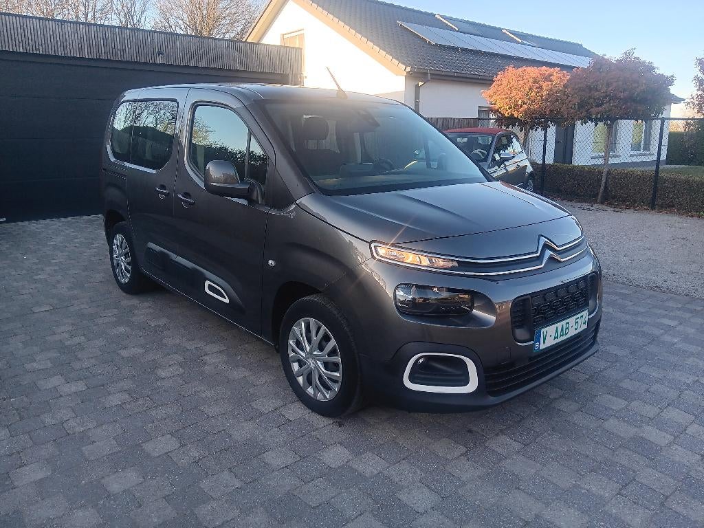 Citroen Berlingo benzine 5 zpl airco Apple carplay garantie, Auto's, Citroën, Voorwielaandrijving, Stof, Euro 6, 1199 cc