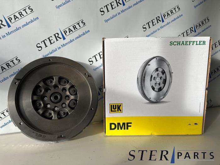 Volant d'inertie masse double d'un Mercedes Sprinter, Neuf, -, -, Enlèvement ou Envoi