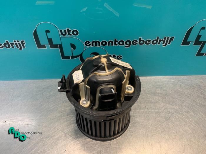 Kachel Ventilatiemotor van een Peugeot 308 (308 08-), Gebruikt, -, -, Ophalen of Verzenden