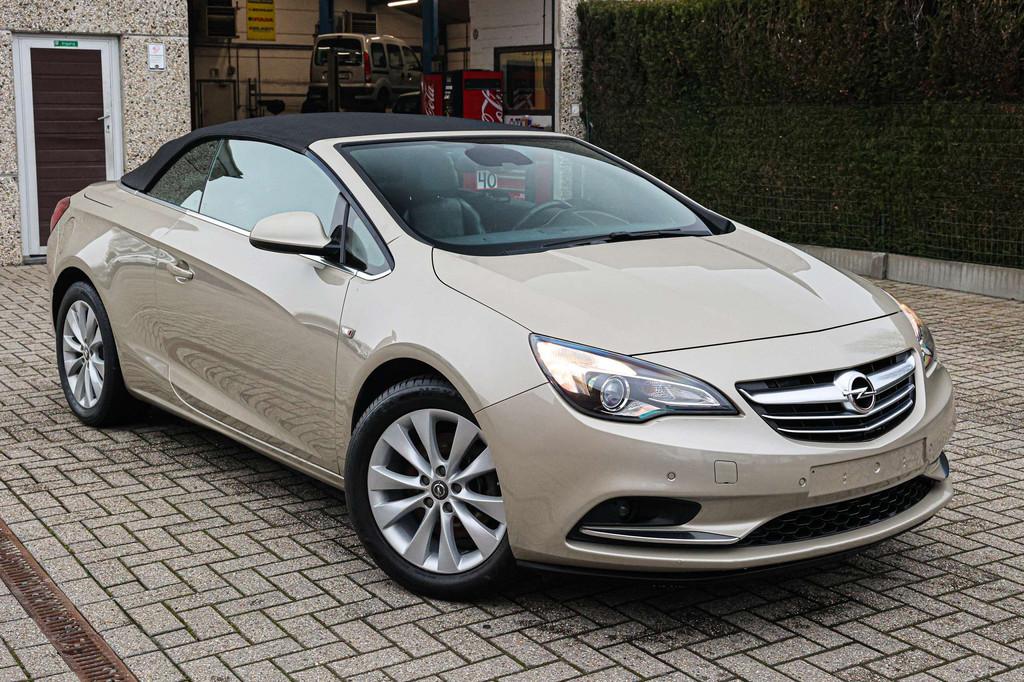 Opel Cascada AUTOMAAT*LEDER*TREKHAAK*ZETELVERWARMING*NAVIGAT, Auto's, Opel, 1733 kg, Gebruikt, Zwart, 4 cilinders
