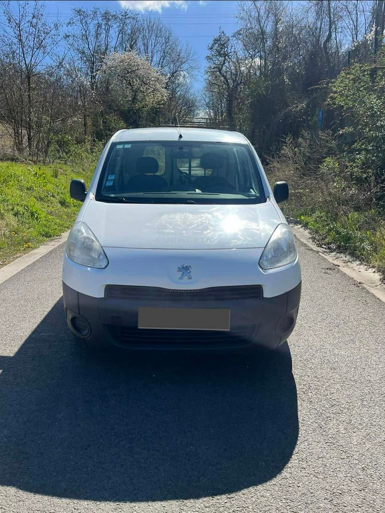 Peugeot partner 1.6 hdi prêt à immatriculé, Autos, Camionnettes & Utilitaires, Entreprise, Achat, ABS, Airbags, Air conditionné