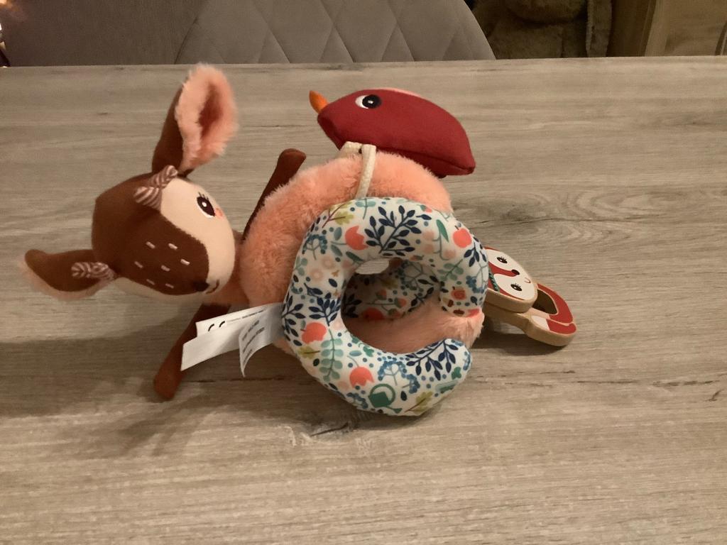Peluche pour bébé en spirale, Enfants & Bébés, Jouets | Jouets de bébé, Comme neuf, Autres types, Enlèvement ou Envoi