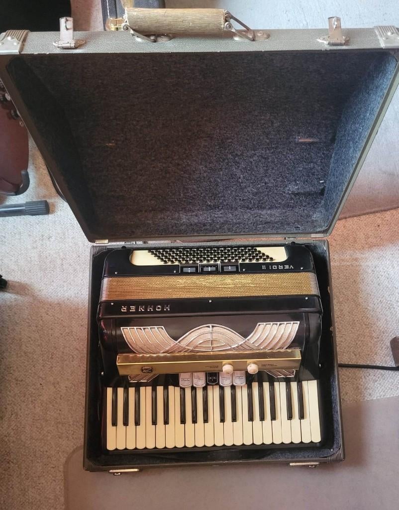 HOHNER - VERDI II, Ophalen, Gebruikt, Met koffer, Toetsaccordeon