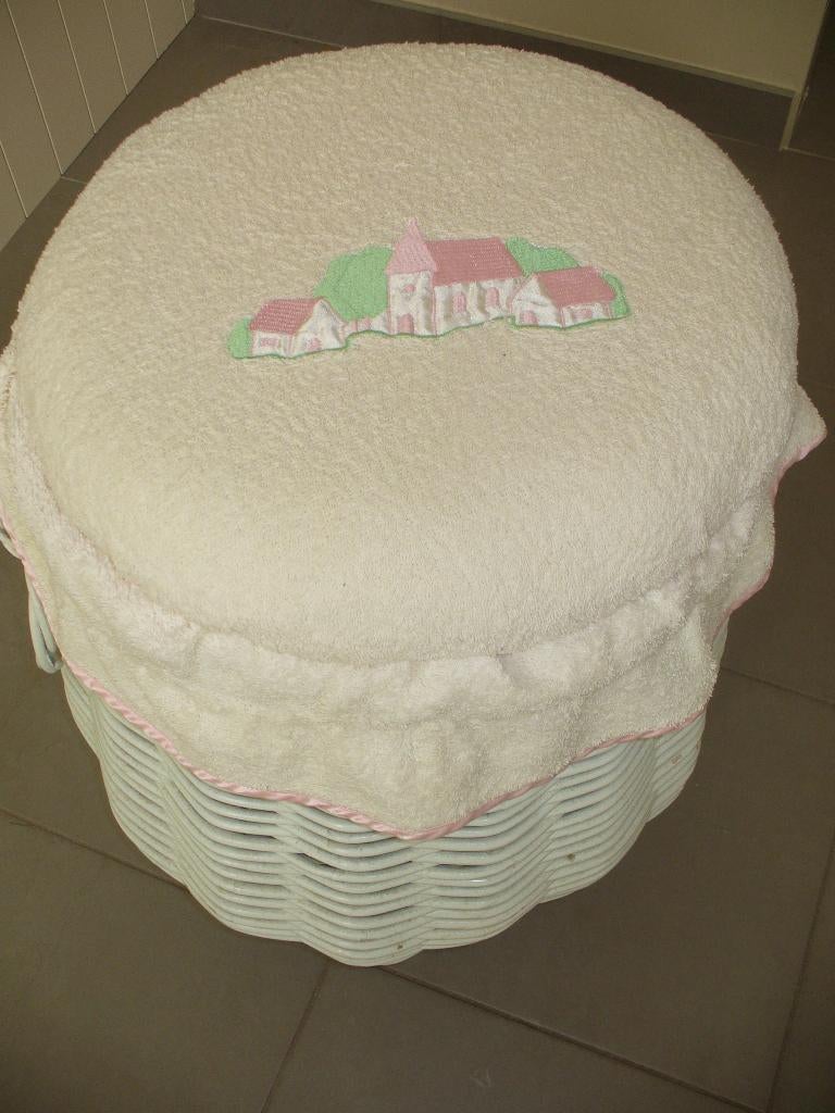 Rieten linnen mand, Ophalen