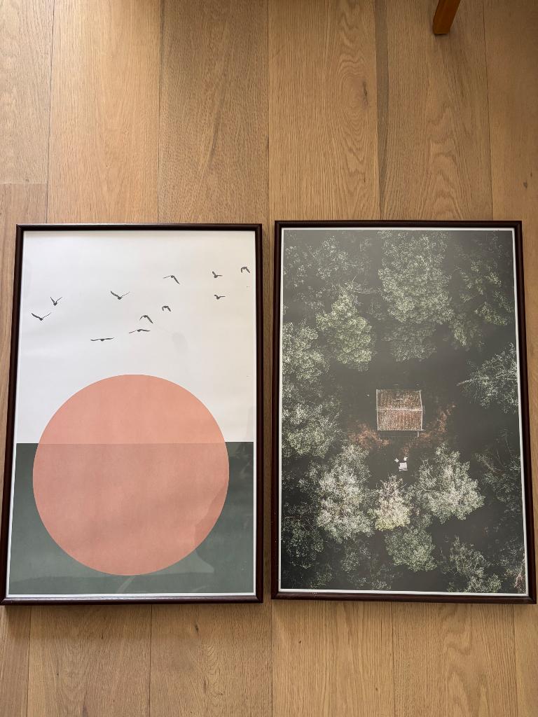 Twee houten omlijstingen met print, Huis en Inrichting, Woonaccessoires | Lijsten, Ophalen, 50 tot 75 cm, Zo goed als nieuw, 50 tot 75 cm