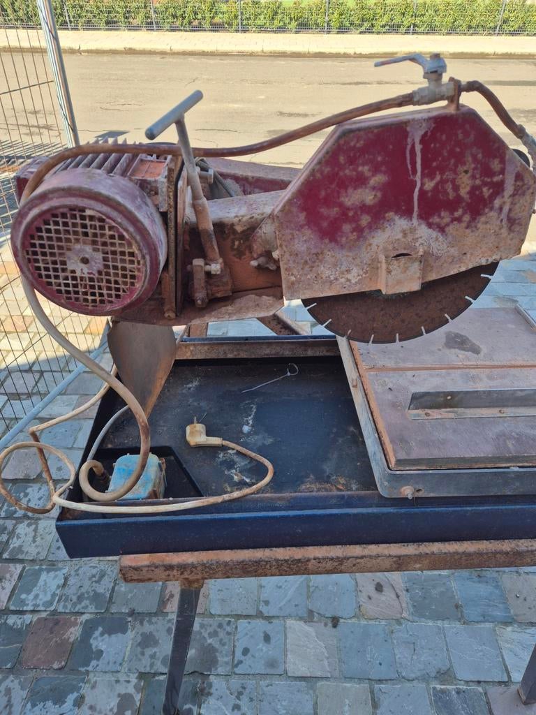 Tafelzaag op water, Enlèvement