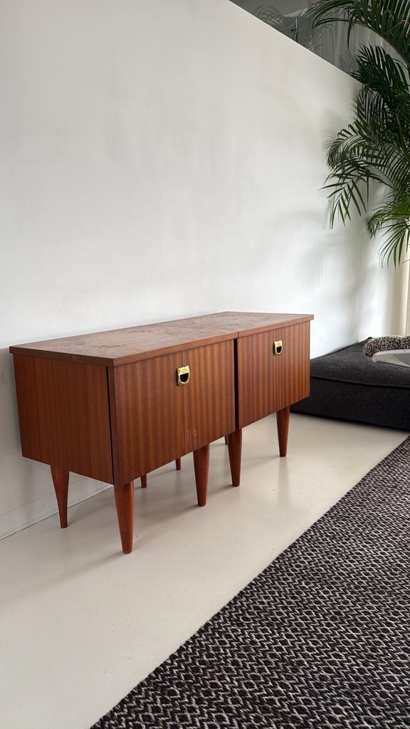 Set van 2 Deense nachtkastjes – teak – jaren 60, Maison & Meubles, Armoires | Dressoirs, Comme neuf, Enlèvement ou Envoi