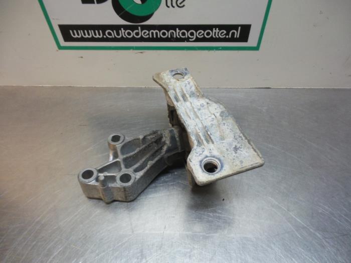 Support moteur d'un Renault Clio (Clio 3 06-), Renault, -, 3 mois de garantie, Utilisé
