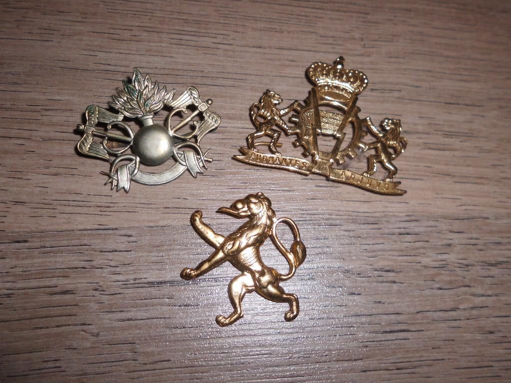 Lot 3: oude militaire insignes van België, Ophalen of Verzenden
