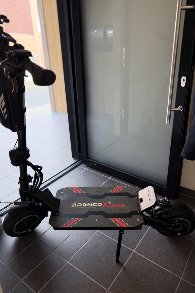 Batterie LG Bronco Xtreme 11 - 72 V - 2167 km, Enlèvement, Comme neuf