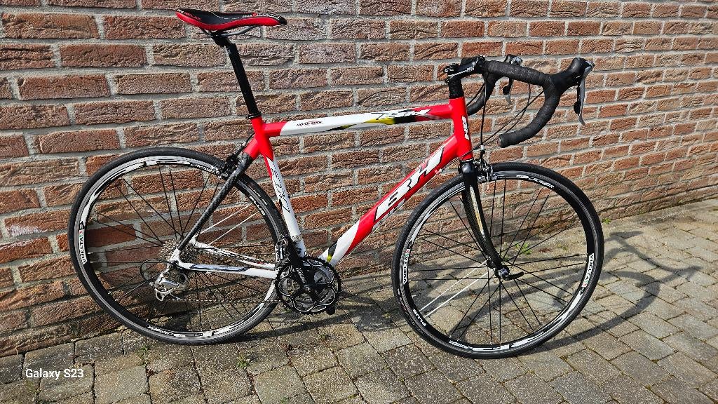 Vélo de course BH, Vélos & Vélomoteurs, Vélos | Hommes | Vélos de sport & Vélo de randonnée, Utilisé, Autres marques, 15 à 20 vitesses