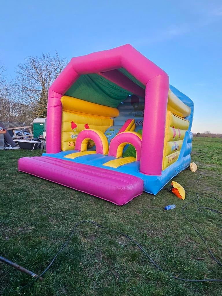 Châteaux gonflables à louer, Enlèvement