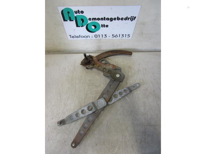 Mécanique vitre 4portes arrière droite d'un Volvo 2-Serie, -, 3 mois de garantie, -, -
