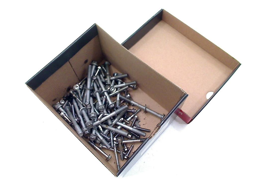 BOULON Yamaha MT 09 2018-2020 (MTN850-A MT-09), Dhr. S. di Majo, Utilisé, Info@cama-motorparts.nl, P.J. Troelstraweg 8 8
3144 CX  MAASSLUIS, NL