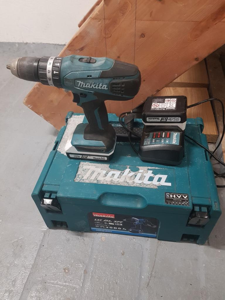 Makita met twee battrij, Ophalen
