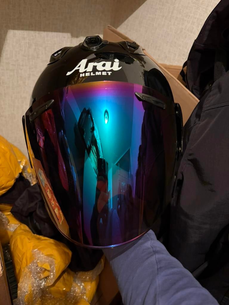 Arai helm met kleurvizier en headset, Motoren, Kleding | Motorhelmen, Ophalen of Verzenden, L, Arai