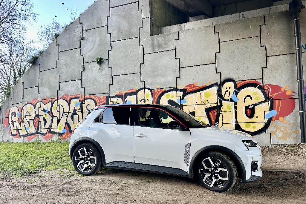 Renault R5 TECHNO, Auto's, Renault, Particulier, 360° camera, ABS, Achteruitrijcamera, Adaptieve lichten, Adaptive Cruise Control