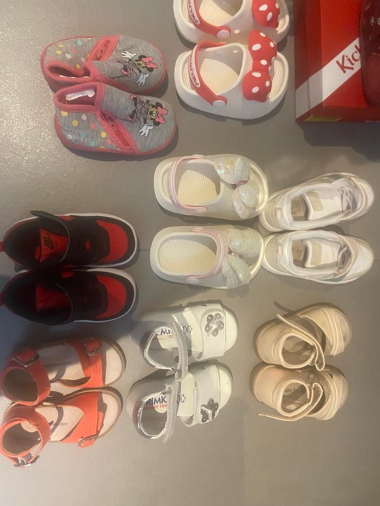 Chaussure fille 20-21-22-23, Enlèvement, Comme neuf, Fille
