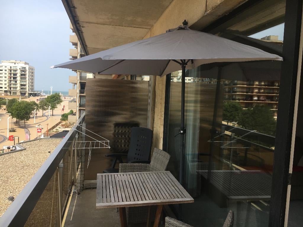 Zongerichte studio te De Panne met zijdelings zeezicht, Immo, 45 m², Direct bij eigenaar, Provincie West-Vlaanderen, De Panne aan zee.