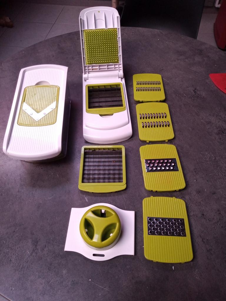 Mandoline de cuisine 7 en 1, Enlèvement ou Envoi