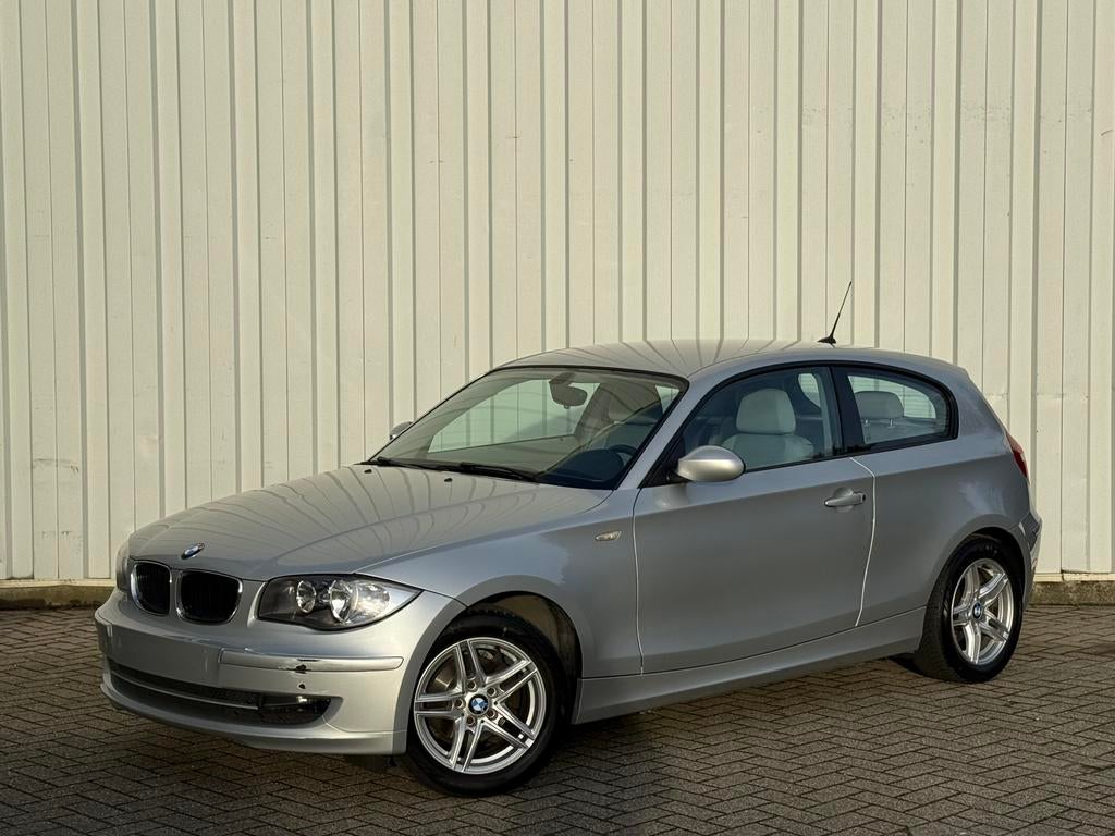 - BMW E87 116I - 1.6 Benzine - Automaat - Airco - 148.000km, Auto's, 4 zetels, 1599 cc, 4 cilinders, Grijs