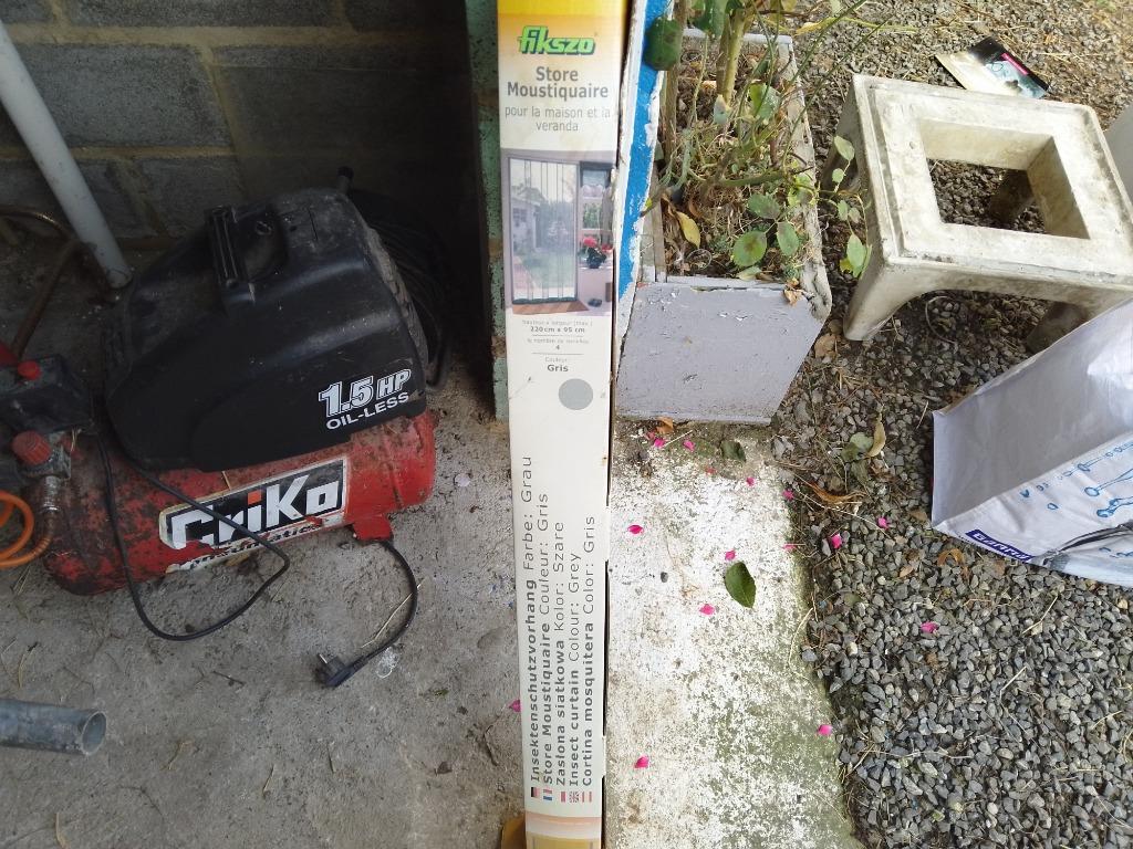 Moustiquaire, Enlèvement, Neuf