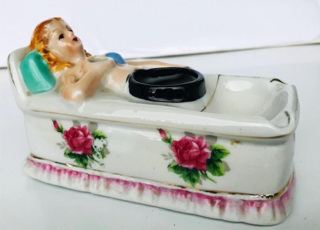 Cendrier Pin-up Erotique porcelaine kitsch antique😎😍🤗🎁👍, Antiquités & Art, Antiquités | Porcelaine, Enlèvement ou Envoi