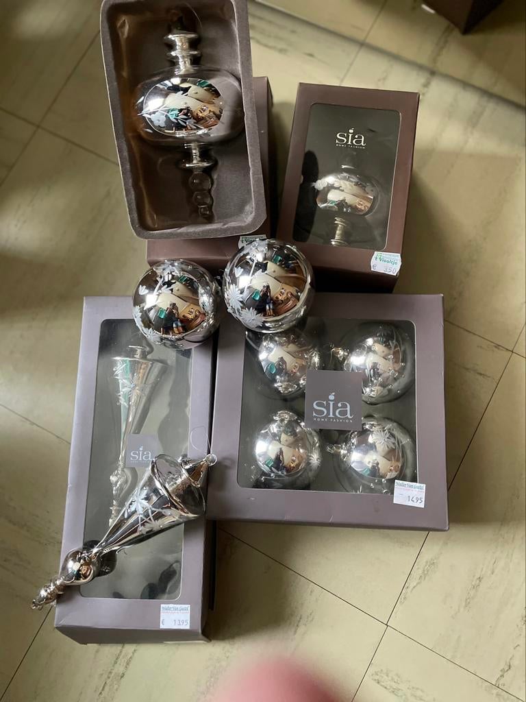 Kerst ballen en kegels van sia, Diversen, Kerst, Ophalen, Zo goed als nieuw