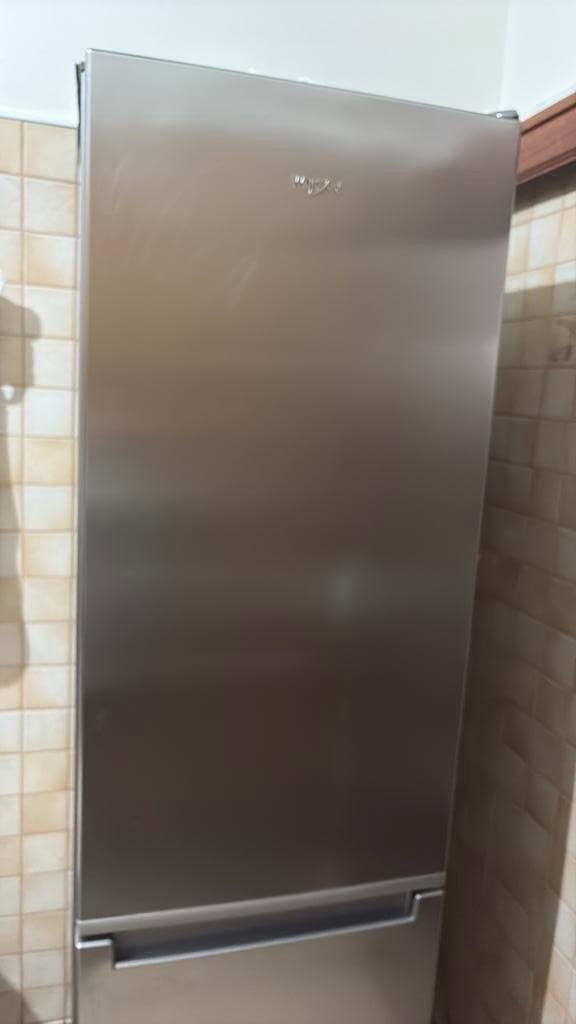 Frigo whirpool VENDU, Electroménager, Réfrigérateurs & Frigos, Enlèvement, Comme neuf, Avec compartiment congélateur, 160 cm ou plus