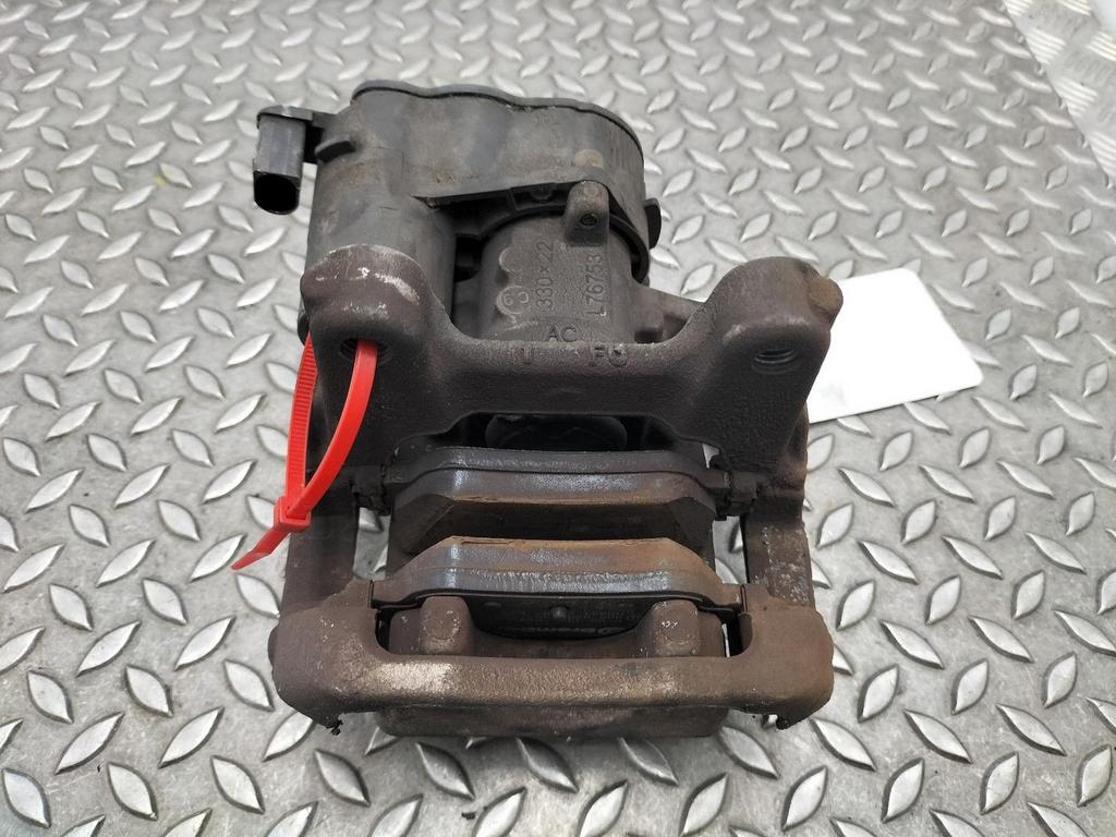 MERCEDES A CLASS W177 AMG A35 4Matic. Pr.Pl.  REM KLAUW 2019, Auto-onderdelen, Remmen en Aandrijving, Gebruikt, ARN erkend, Stiba lid