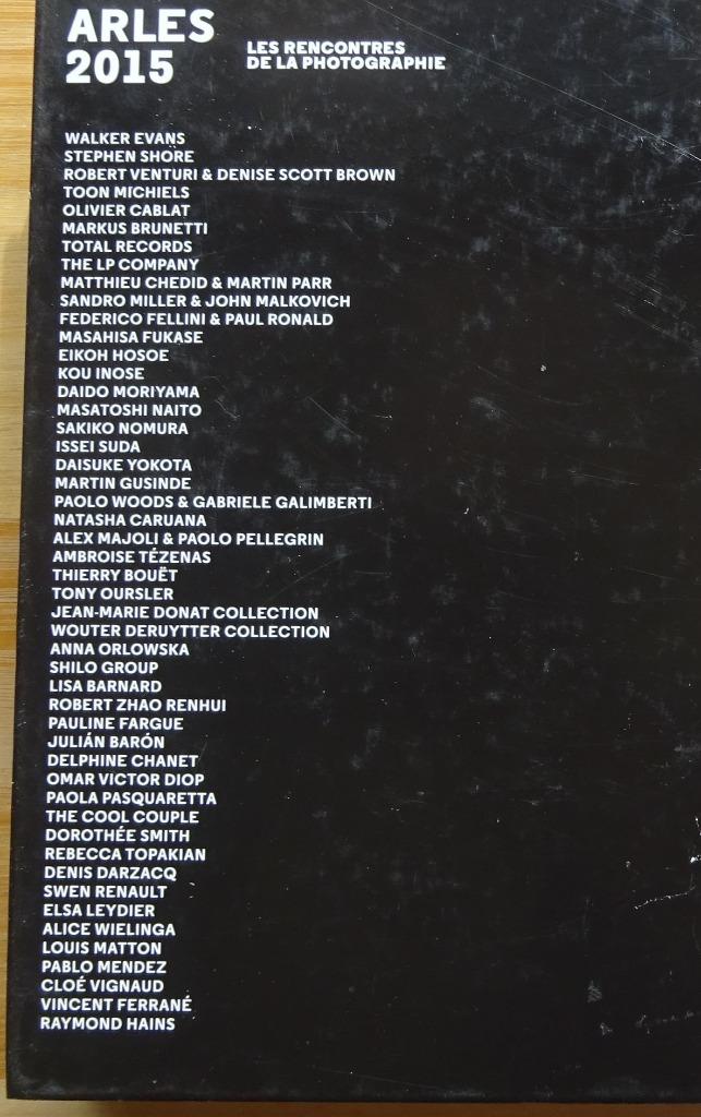 Arles 2015 les rencontres de la photographie (anglais), Enlèvement ou Envoi, Comme neuf, Photographes