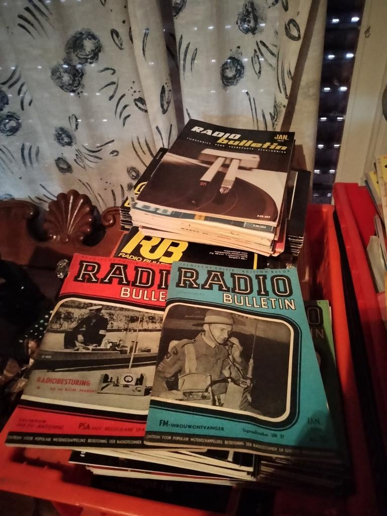 Magazine radio bulletin en radio elektronica, Ophalen of Verzenden, Zo goed als nieuw