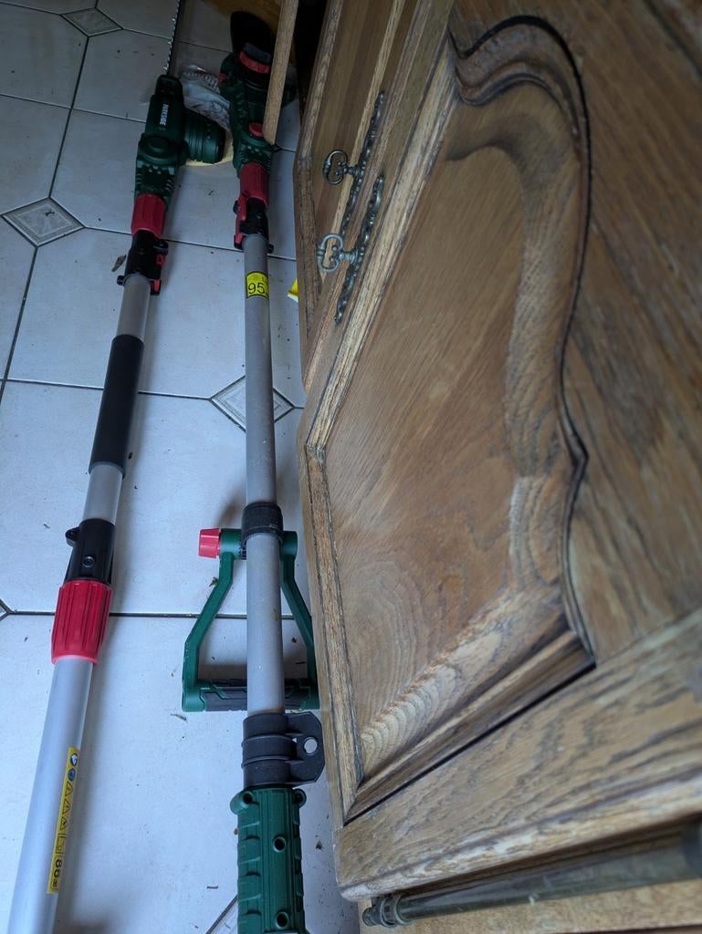 Taille haie, élagueuse,tronçonneuse sur perche, Enlèvement ou Envoi, Comme neuf, Batterie