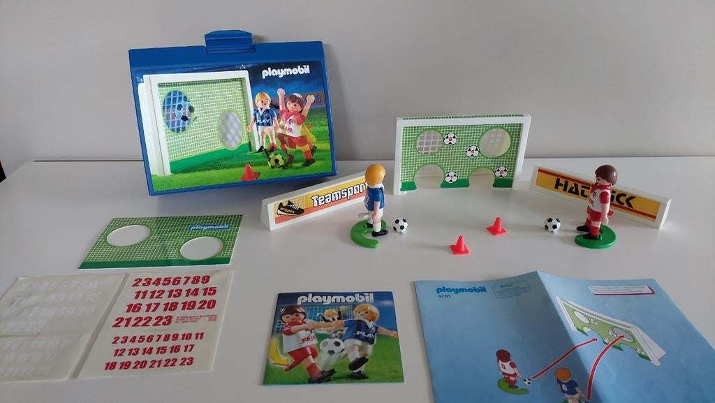 Playmobil set 4701 - voetballers met goal - in meeneemkoffer, Kinderen en Baby's, Ophalen of Verzenden, Zo goed als nieuw