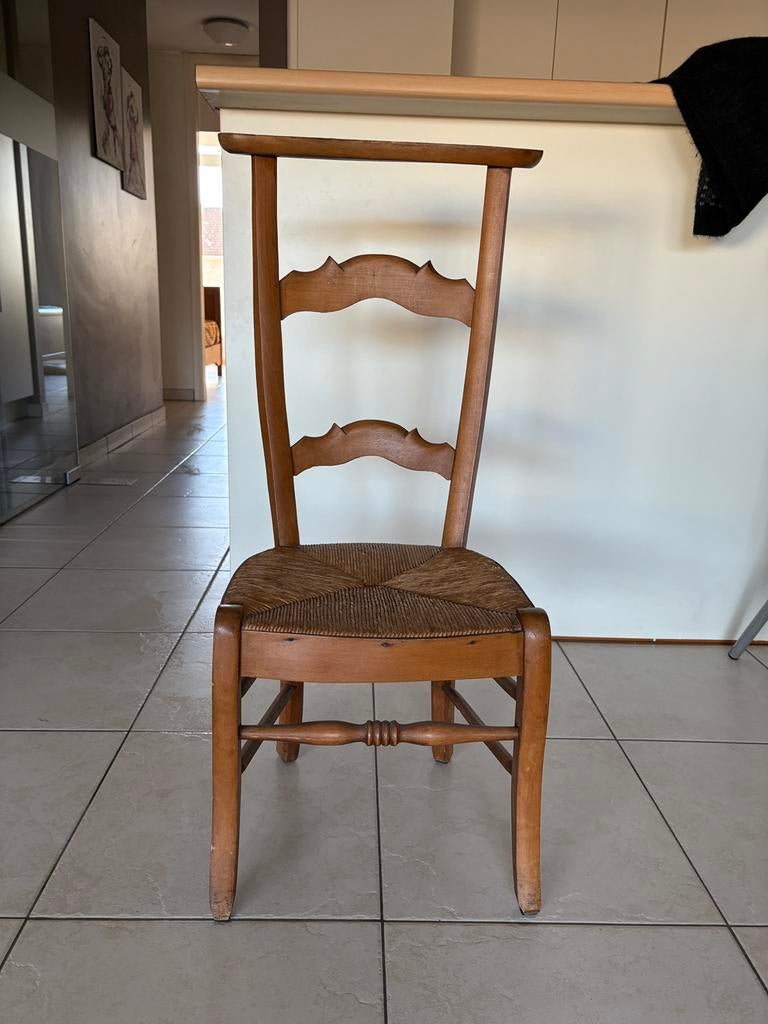 2 kerkstoelen met rieten zitting, Ophalen