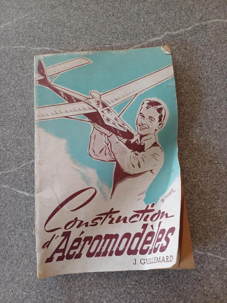 Aeromodel-bouwboek, Boeken, Hobby en Vrije tijd, Ophalen of Verzenden, Gelezen, Kleien en Boetseren