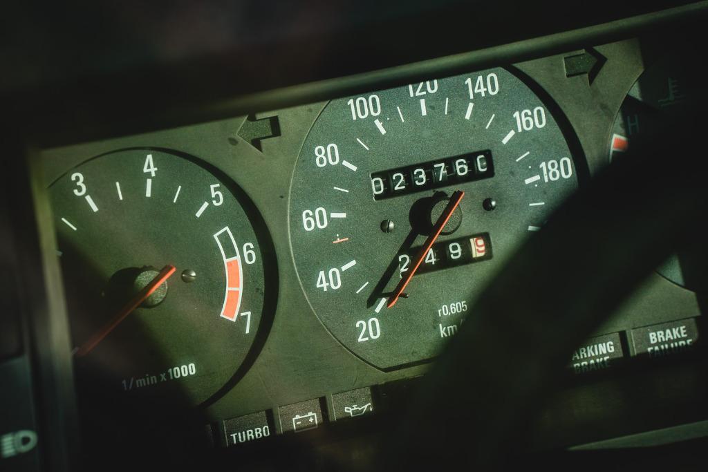 Unieke Volvo 244 Turbo Flatnose 1982 met 24.000km !, Autos, Volvo, Rouge, Achat, Entreprise, Boîte manuelle