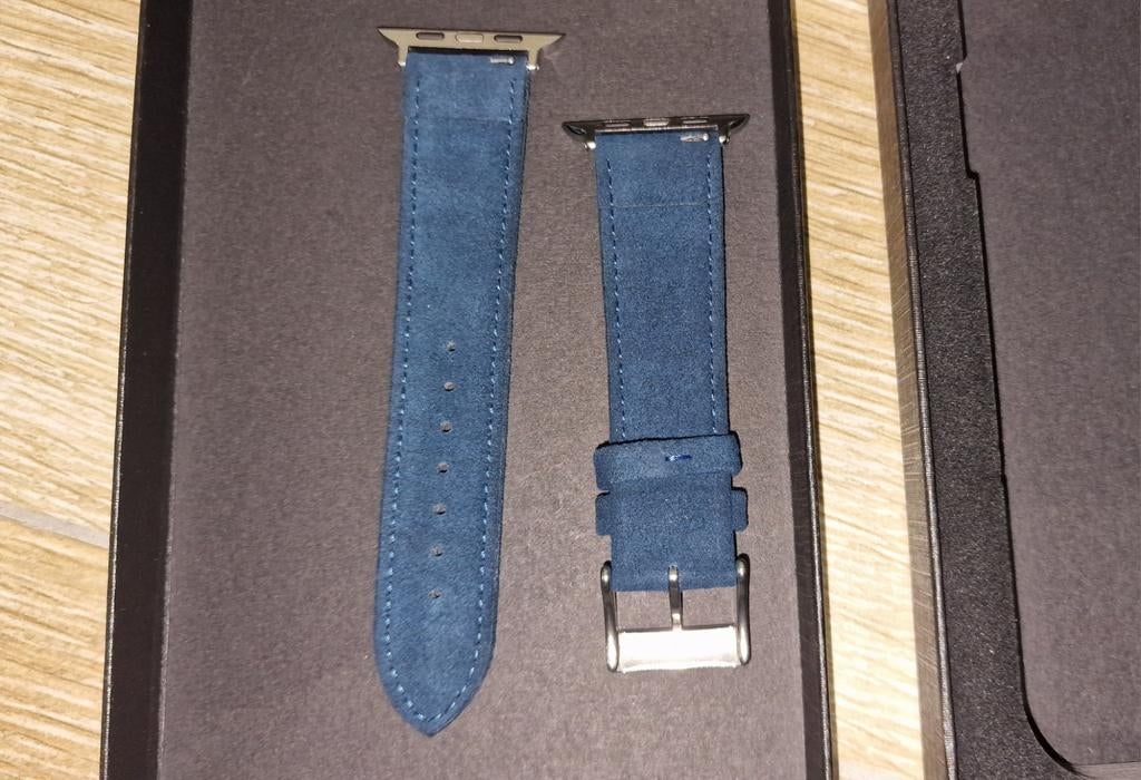 Bracelet bleu alcantara pour montre Apple, Autres marques, Enlèvement ou Envoi, Cuir, Autres matériaux
