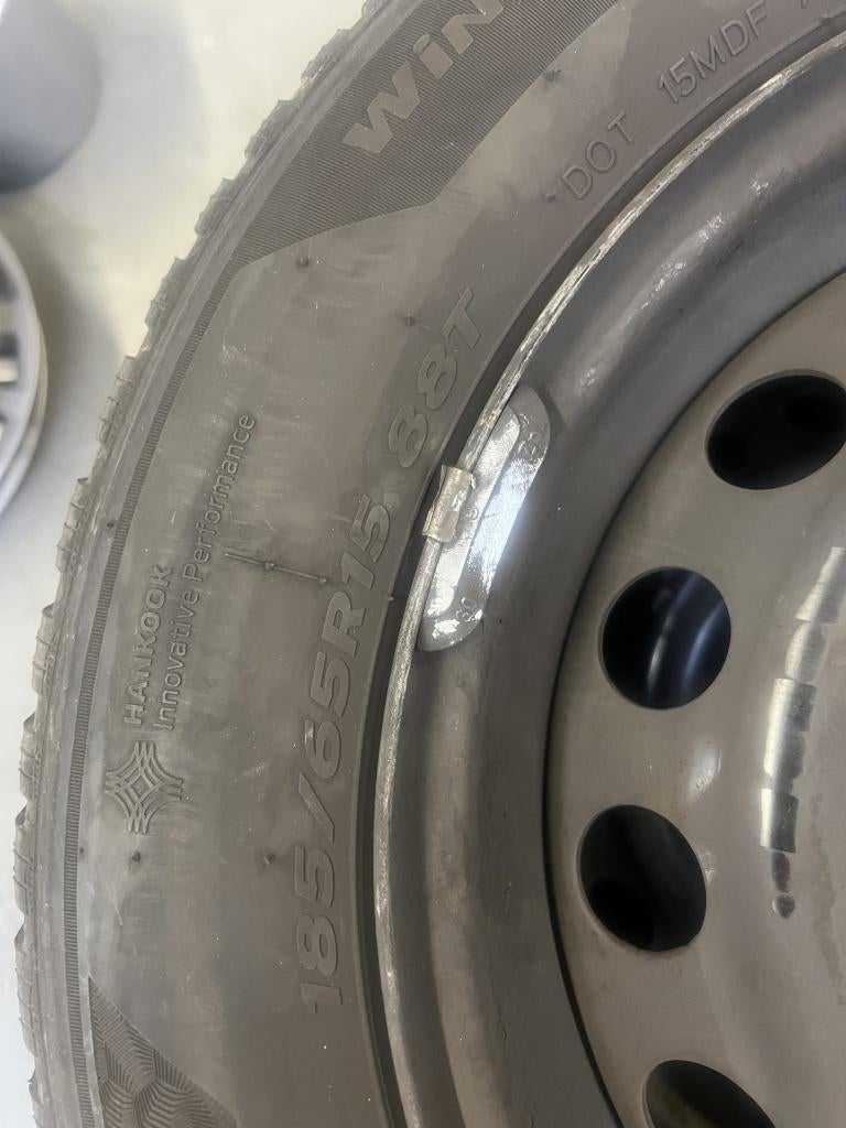 occasie set winterwielen dacia logan / dacia sandero, Auto-onderdelen, Banden en Velgen, Ophalen, Gebruikt, 15 inch, Banden en Velgen