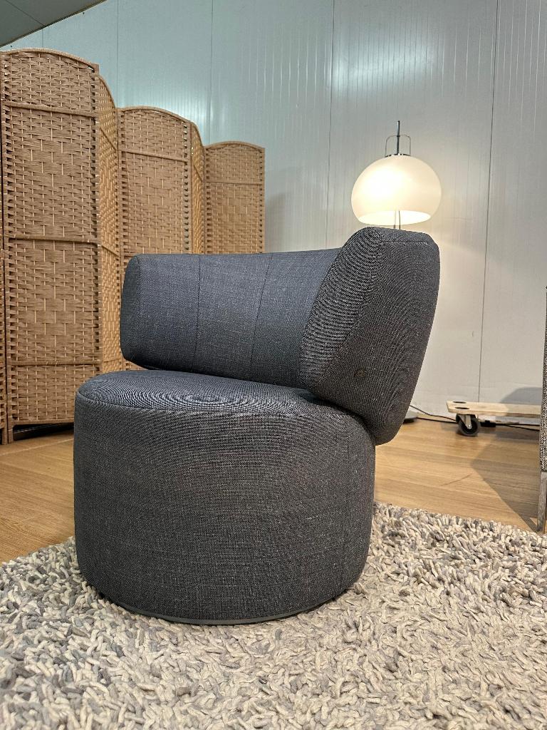 Nieuwstaat Rolf Benz 684 Draaifauteuil Jeansblauw, Zitstoel Design Fauteuil, 75 tot 100 cm, Ophalen of Verzenden, Zo goed als nieuw