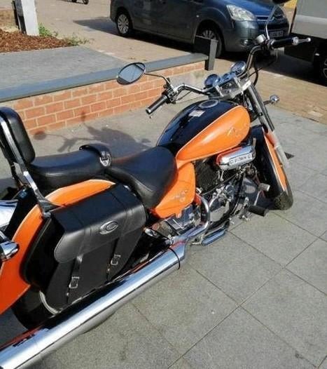 Hyosung aguila 125cc 2 stuks voor opmaak, Motoren, Ophalen