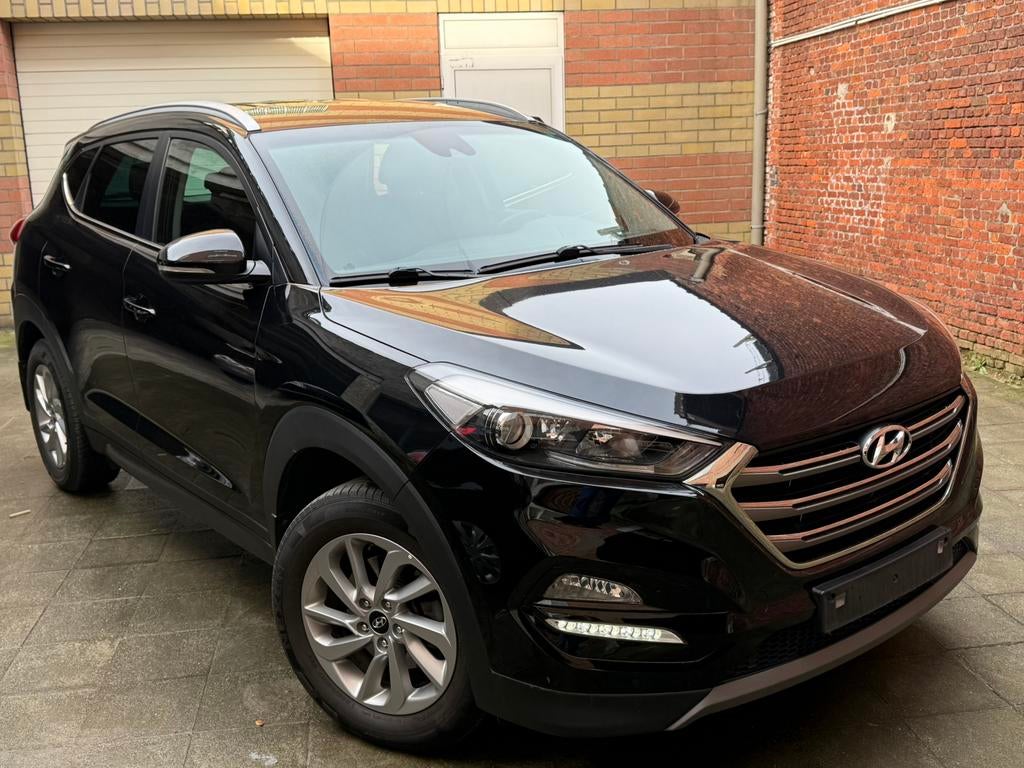 Hyundai Tucson 1.6i Essence Euro 6b 2/2017 2WD Gps Caméra, Auto's, Hyundai, Voorwielaandrijving, Stof, 4 cilinders, Zwart