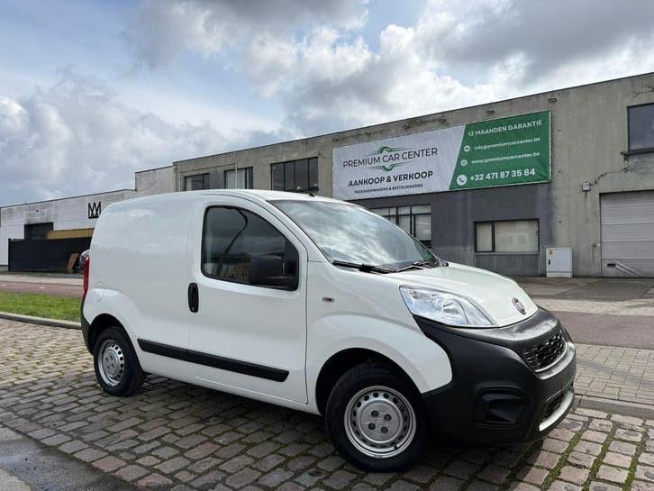 Fiat Fiorino | 12 Maanden Garantie | 30 Dkm | Benzine | 2017, Auto's, Bestelwagens en Lichte vracht, Testrit aan huis, Stof, Wit