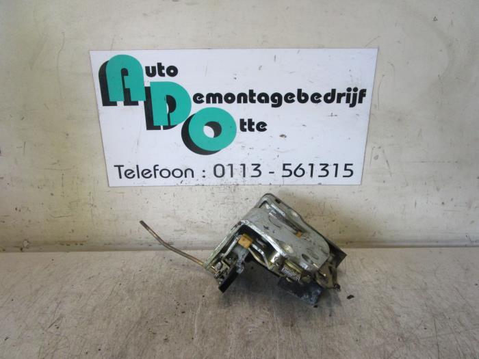 Serrure portière mécanique 4portes avant droite d'un Merce, 3 mois de garantie, Utilisé, -, -