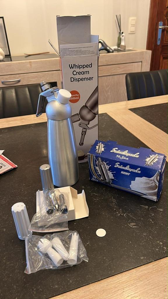 Siphon à crème fchantilly+ cartouches gaz, Maison & Meubles, Enlèvement, Comme neuf, Métal