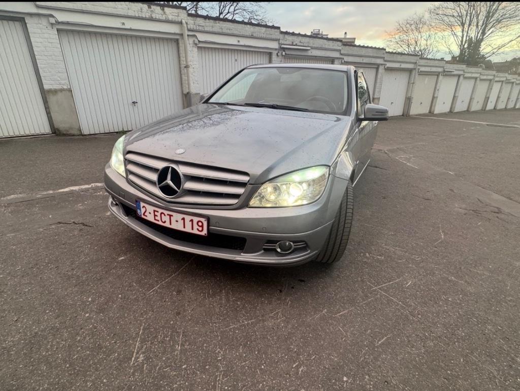 Mercedes C180-klasse, Auto's, Achterwielaandrijving, Zwart, Leder en Stof, Particulier