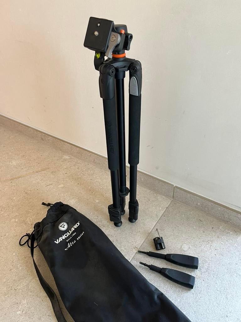 Vanguard Alta+ 203AP, TV, Hi-fi & Vidéo, Enlèvement, Utilisé, 150 à 175 cm, Trépied