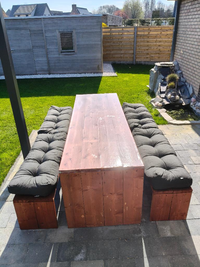 Degelijke tuintafel compleet, Ophalen, Zo goed als nieuw, Hout